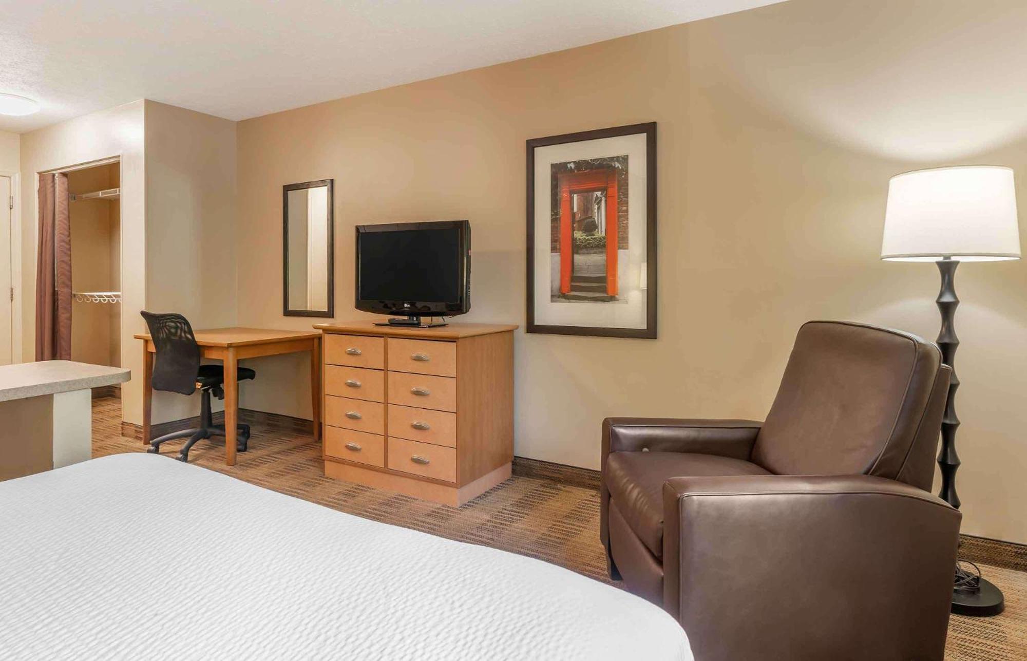 Extended Stay America Suites - Raleigh - Cary - Harrison Ave Exterior foto