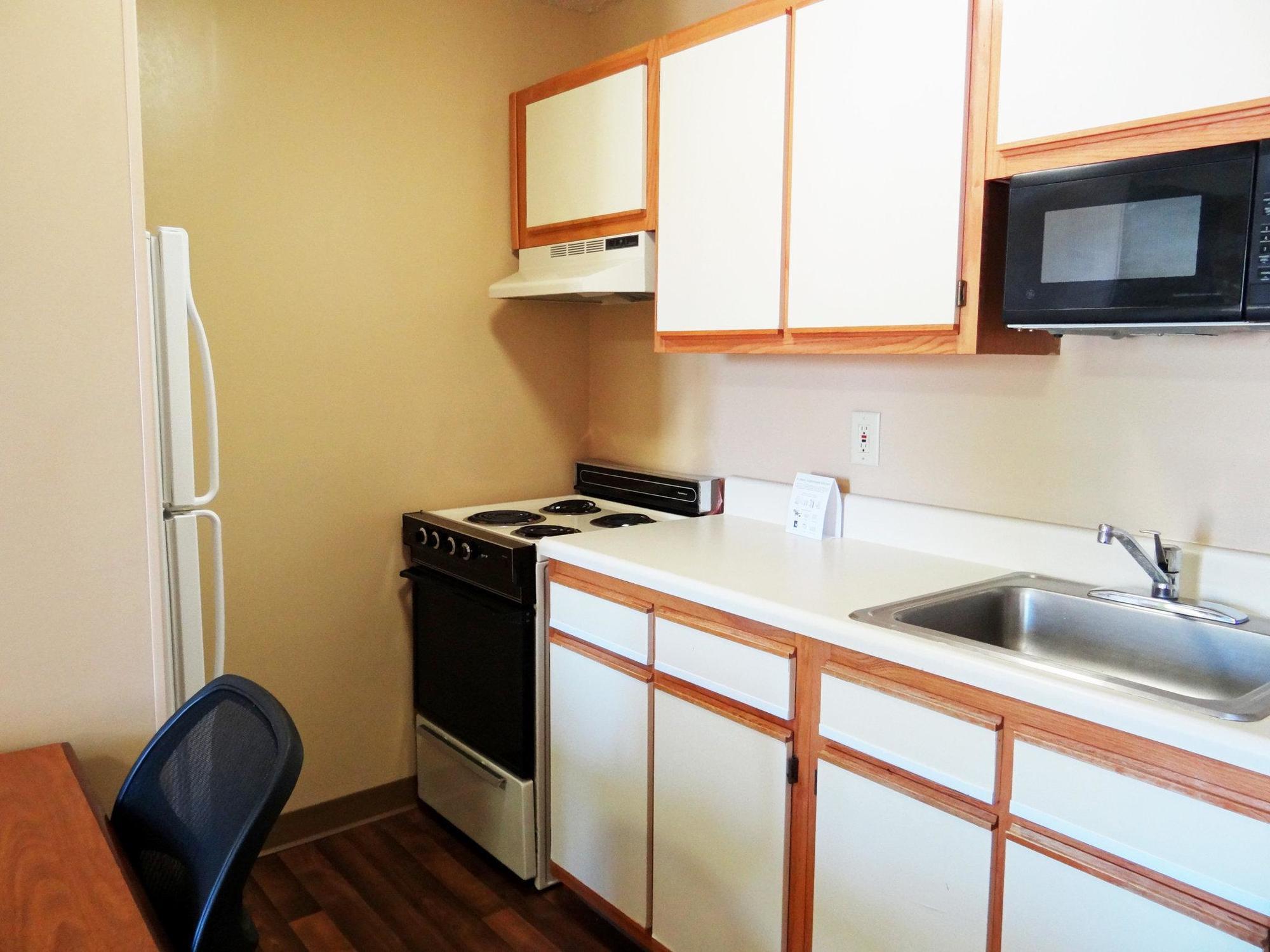 Extended Stay America Suites - Raleigh - Cary - Harrison Ave Exterior foto